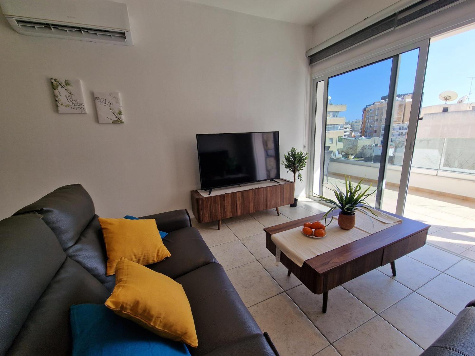 Tropical Paradise 200M From Finikoudes Beach Larnaca Exterior foto