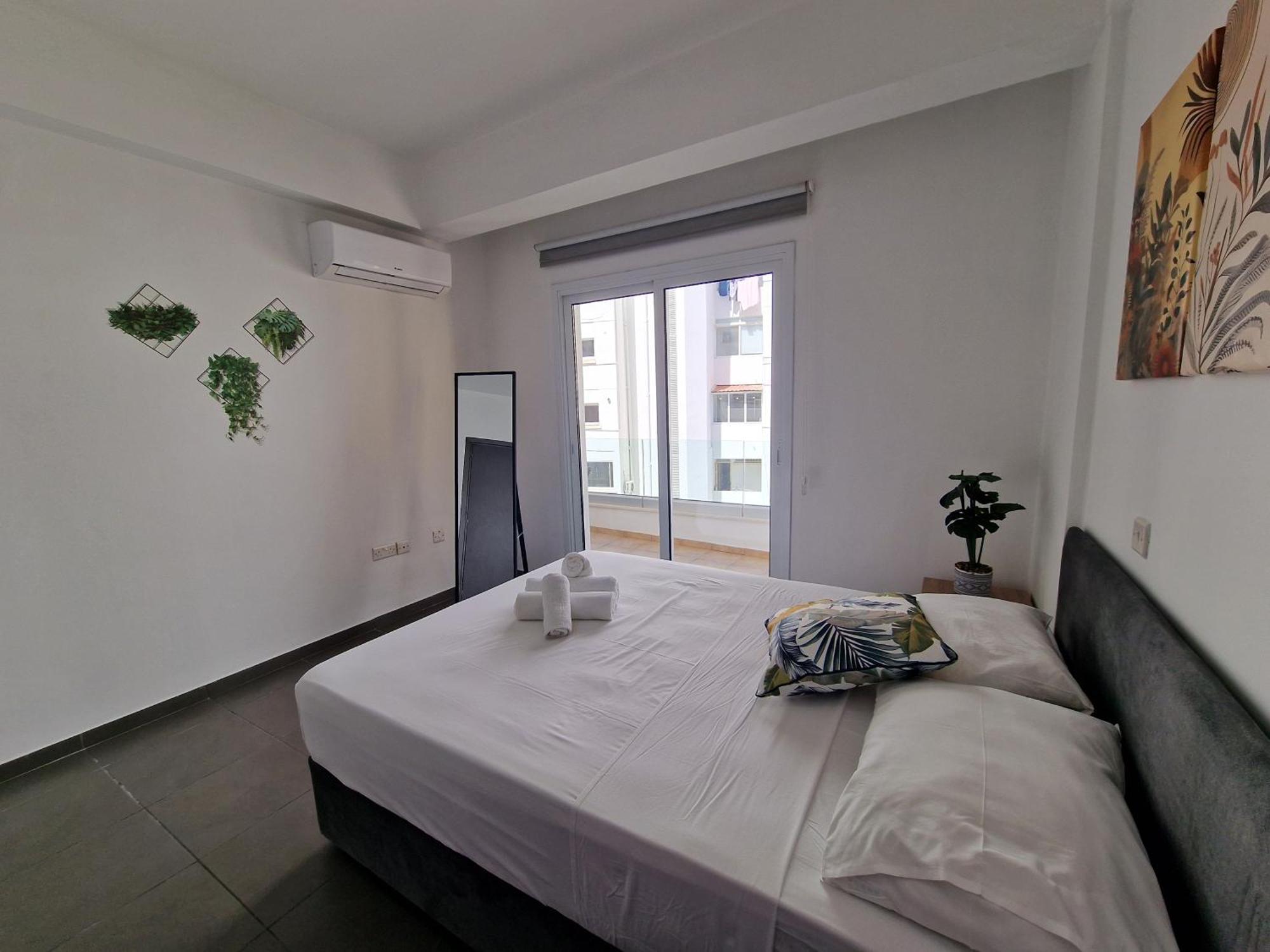 Tropical Paradise 200M From Finikoudes Beach Larnaca Exterior foto