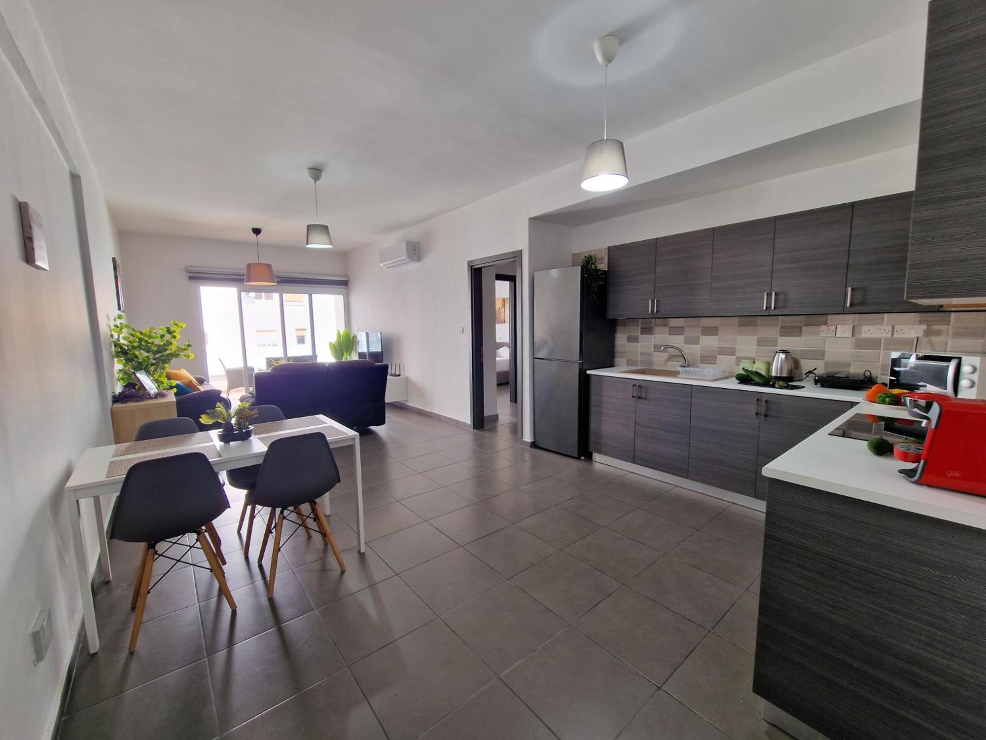 Tropical Paradise 200M From Finikoudes Beach Larnaca Exterior foto
