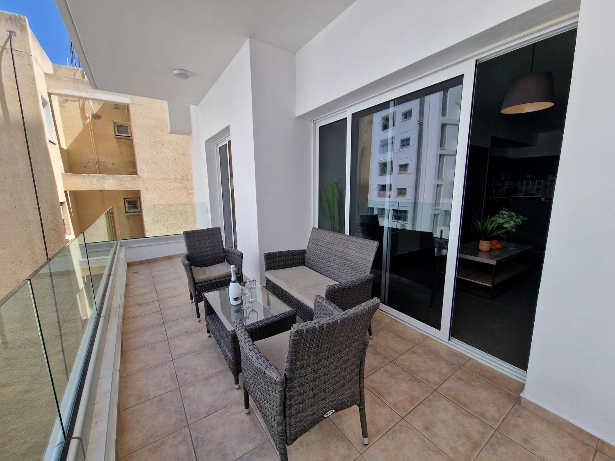 Tropical Paradise 200M From Finikoudes Beach Larnaca Exterior foto