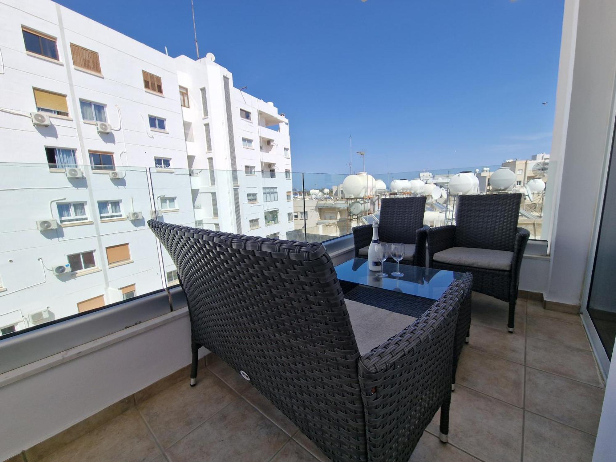 Tropical Paradise 200M From Finikoudes Beach Larnaca Exterior foto