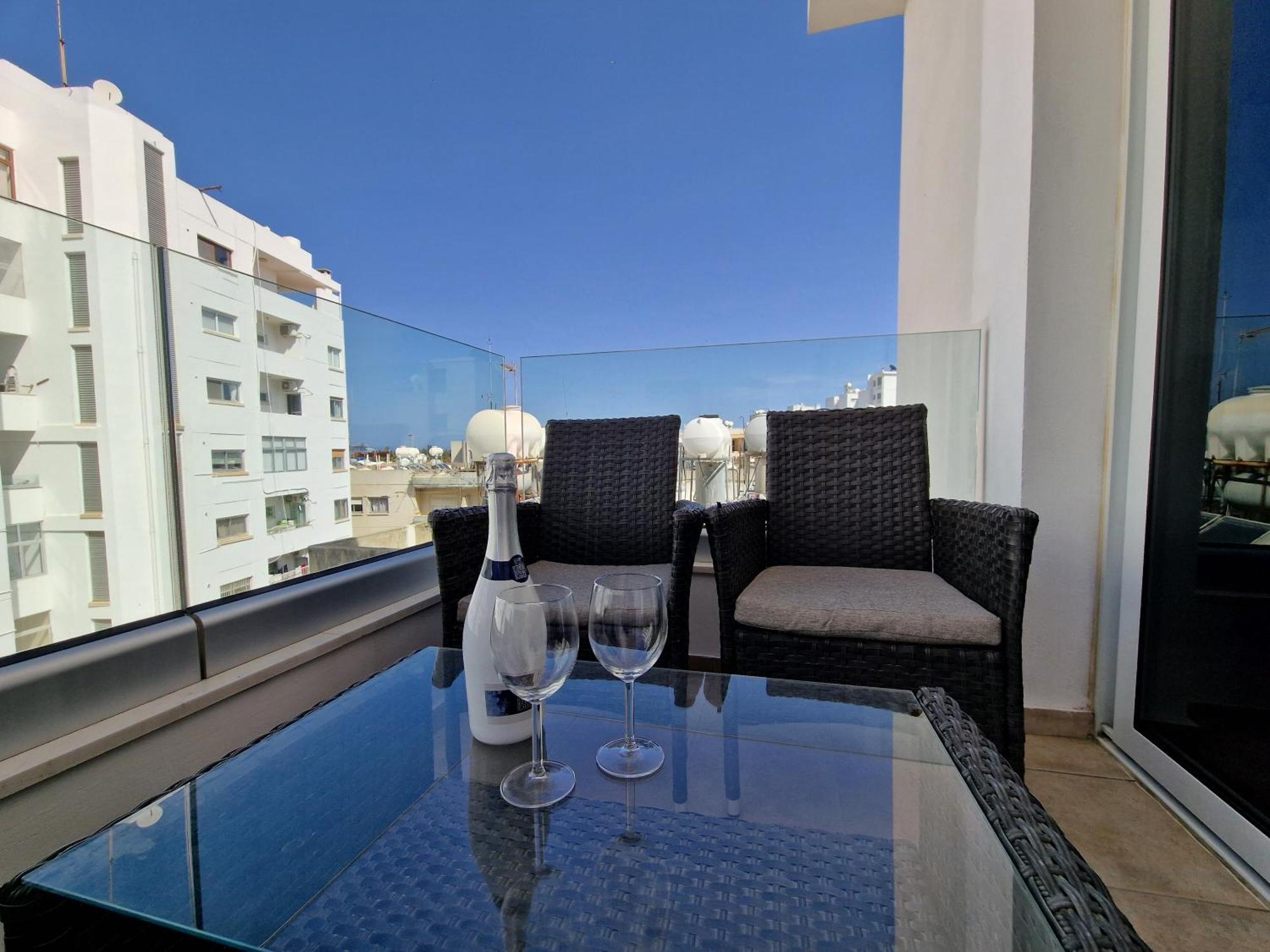 Tropical Paradise 200M From Finikoudes Beach Larnaca Exterior foto